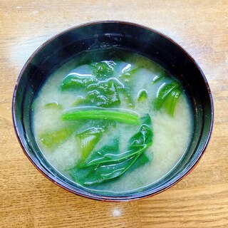 ほうれん草とワカメの味噌汁